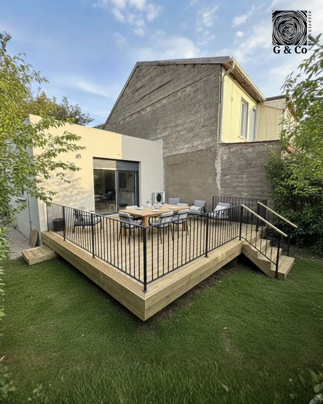 Terrasse sur pilotis en pin vert à Forbach