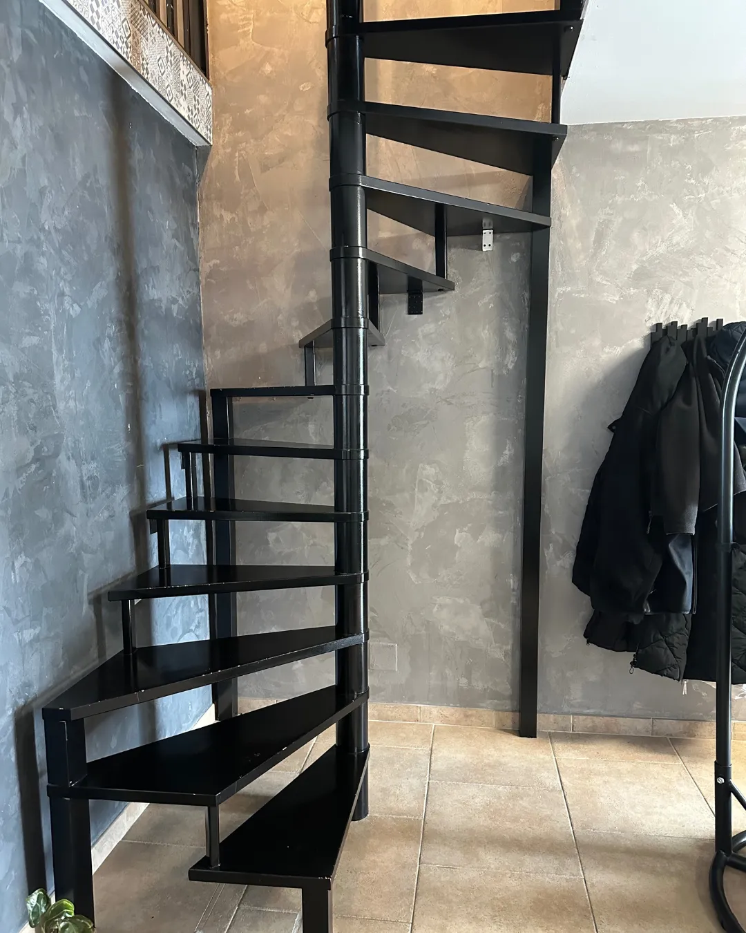 Fabrication et pose escalier à Sarreguemines — Avant