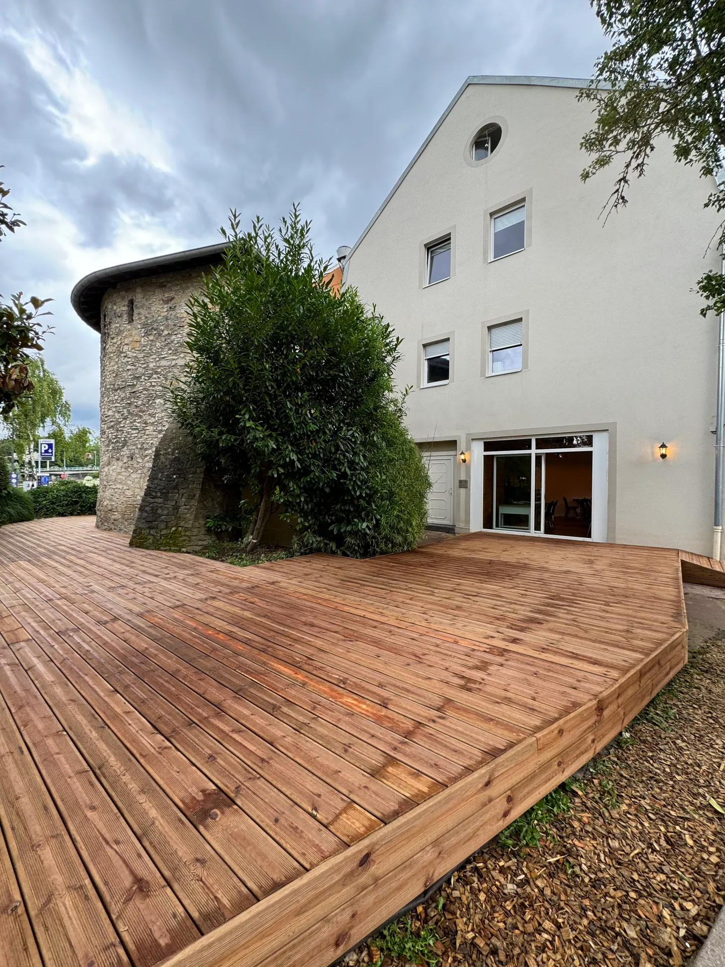 100m² de Terrasse en pin brun pour un restaurant à Sarreguemines