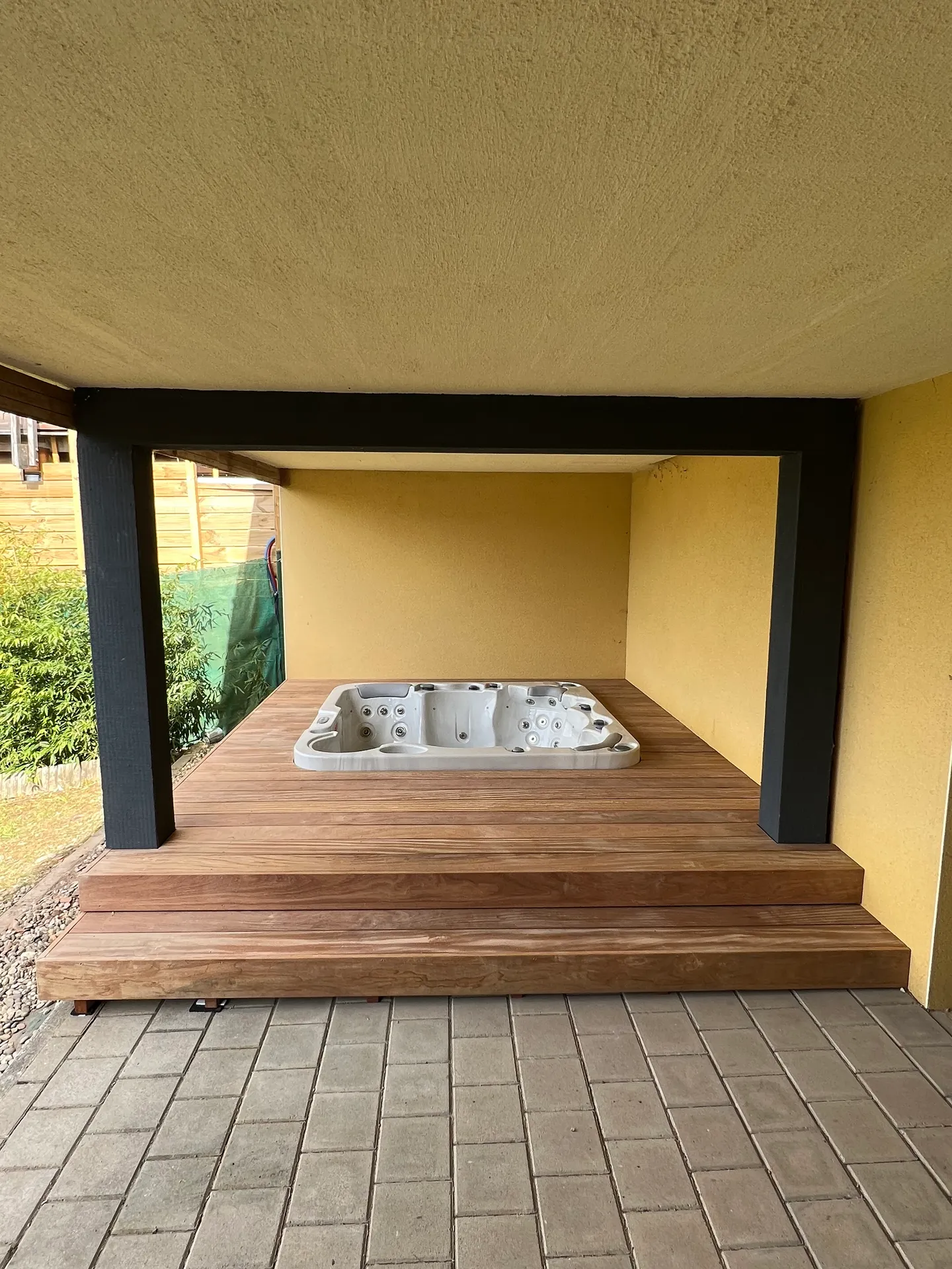 Spa intégré & terrasse Cumaru à Sarreguemines