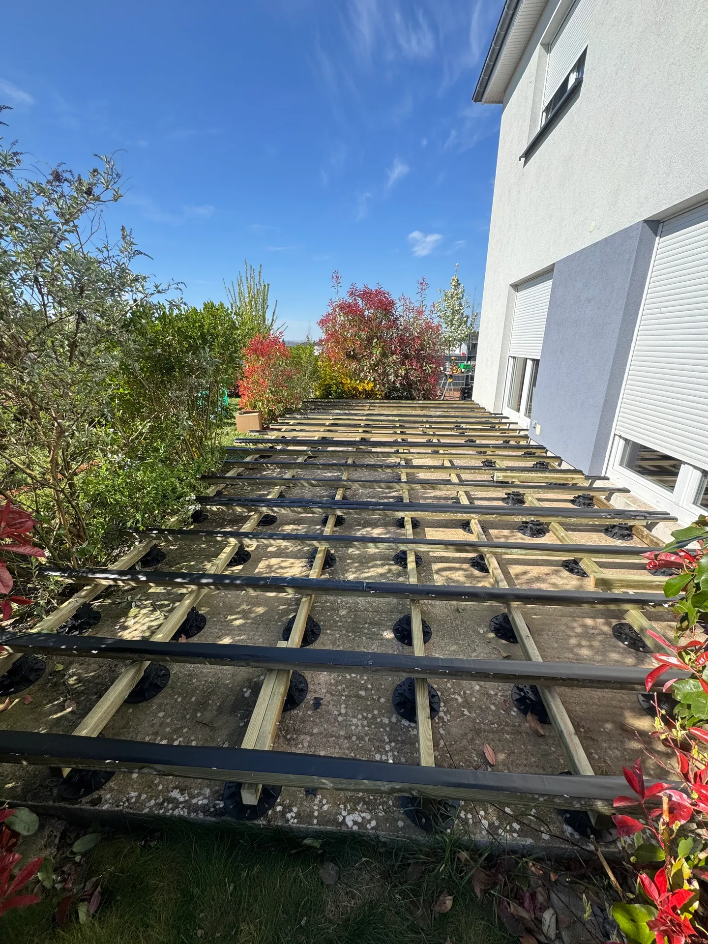 Terrasse en pin brun – secteur Metz — Avant