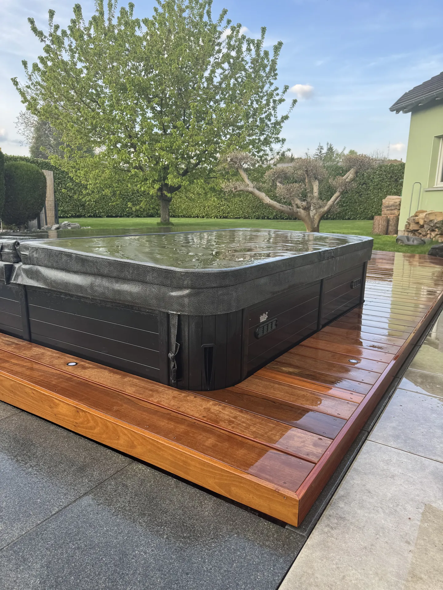 Habillage de spa en ipé sur mesure